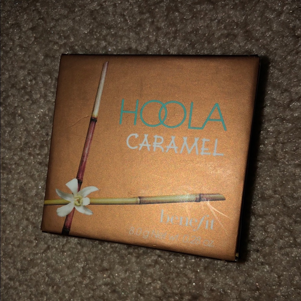 Benefit Hoola Caramel bronzer